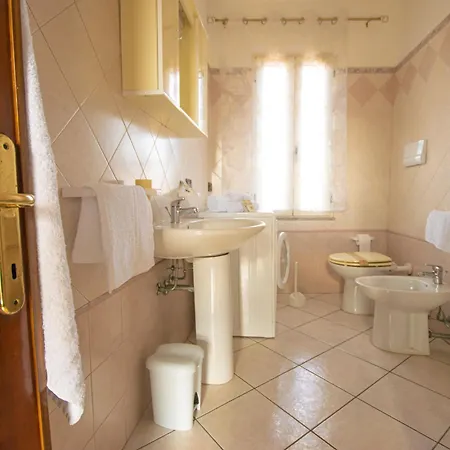 Mandras 2 Apartment La Caletta