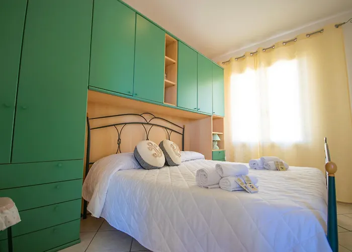 Apartamento Mandras 2 *