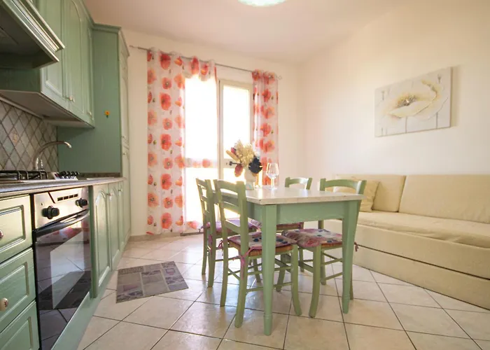 Apartamento Mandras 2 *